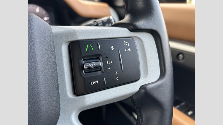 2023 認定中古車 Land Rover Defender 110 フジホワイト D300 AWD（AT） X-DYNAMIC HSE