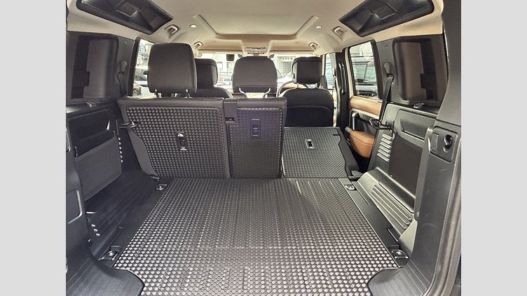 2023 認定中古車 Land Rover Defender 110 フジホワイト D300 AWD（AT） X-DYNAMIC HSE