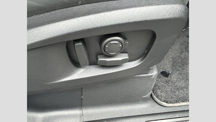 2023 認定中古車 Land Rover Defender 110 フジホワイト D300 AWD（AT） X-DYNAMIC HSE