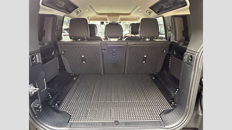 2023 認定中古車 Land Rover Defender 110 フジホワイト D300 AWD（AT） X-DYNAMIC HSE