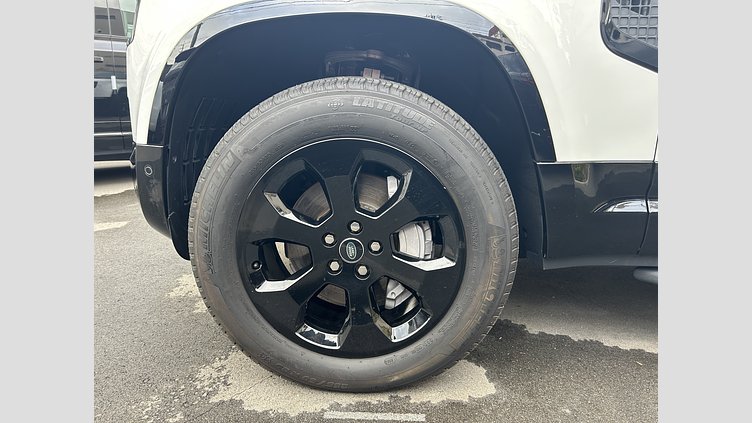 2023 認定中古車 Land Rover Defender 110 フジホワイト D300 AWD（AT） X-DYNAMIC HSE