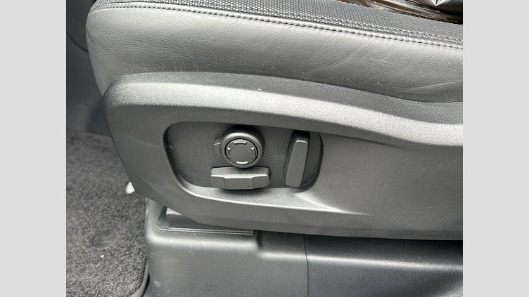 2023 認定中古車 Land Rover Defender 110 フジホワイト D300 AWD（AT） X-DYNAMIC HSE