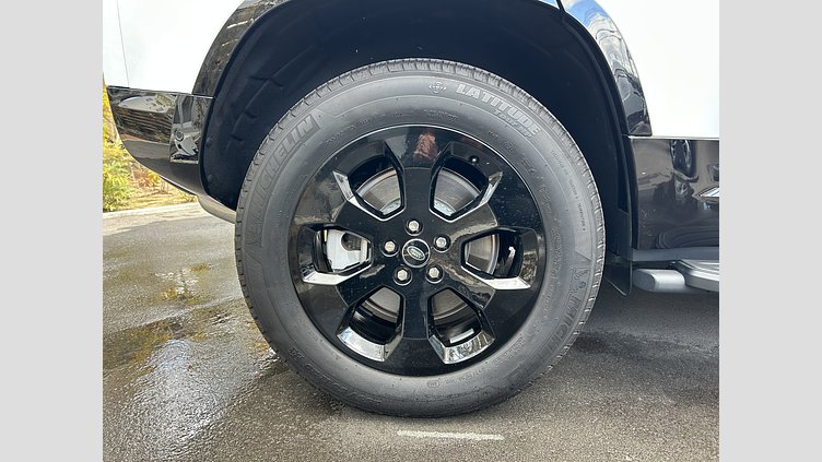 2023 認定中古車 Land Rover Defender 110 フジホワイト D300 AWD（AT） X-DYNAMIC HSE