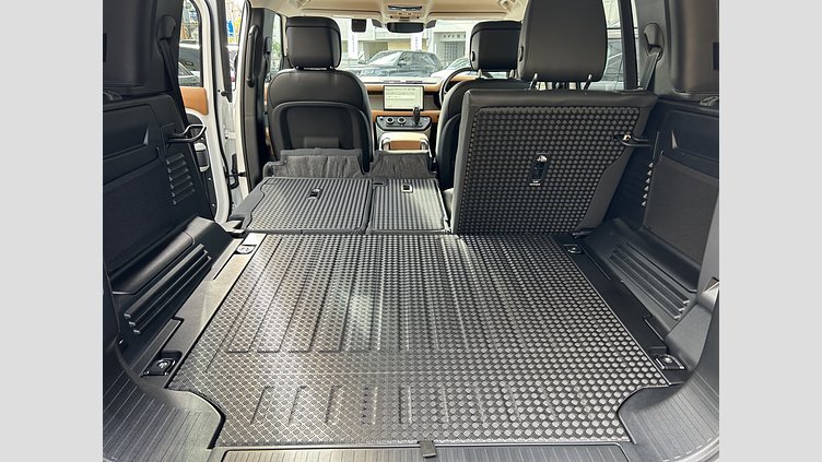 2023 認定中古車 Land Rover Defender 110 フジホワイト D300 AWD（AT） X-DYNAMIC HSE