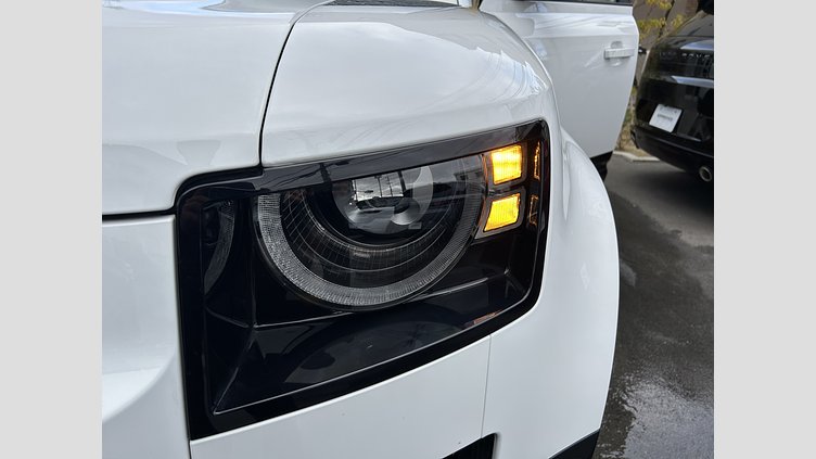 2023 認定中古車 Land Rover Defender 110 フジホワイト D300 AWD（AT） X-DYNAMIC HSE