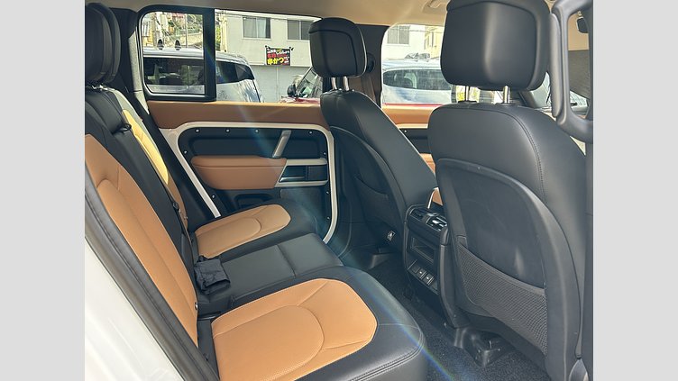 2023 認定中古車 Land Rover Defender 110 フジホワイト D300 AWD（AT） X-DYNAMIC HSE