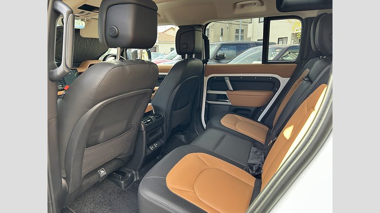 2023 認定中古車 Land Rover Defender 110 フジホワイト D300 AWD（AT） X-DYNAMIC HSE