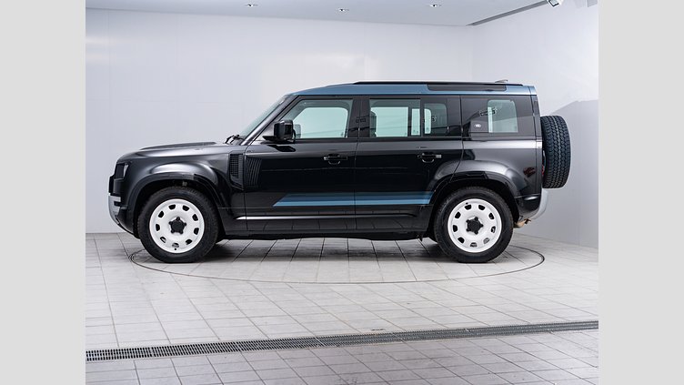 2024 認定中古車 Land Rover Defender 110 サントリーニブラック D300 AWD（AT） S