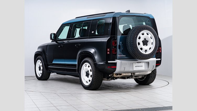 2024 認定中古車 Land Rover Defender 110 サントリーニブラック D300 AWD（AT） S