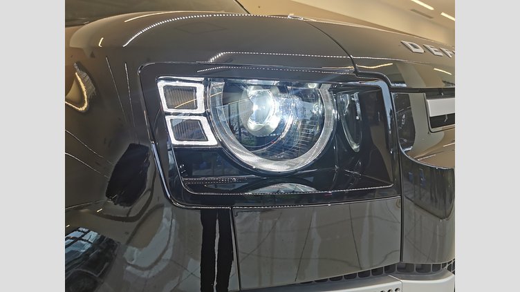 2023 認定中古車 Land Rover Defender 110 サントリーニブラック D300 AWD（AT） S