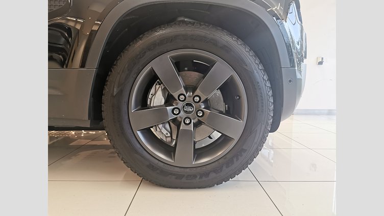 2023 認定中古車 Land Rover Defender 110 サントリーニブラック D300 AWD（AT） S