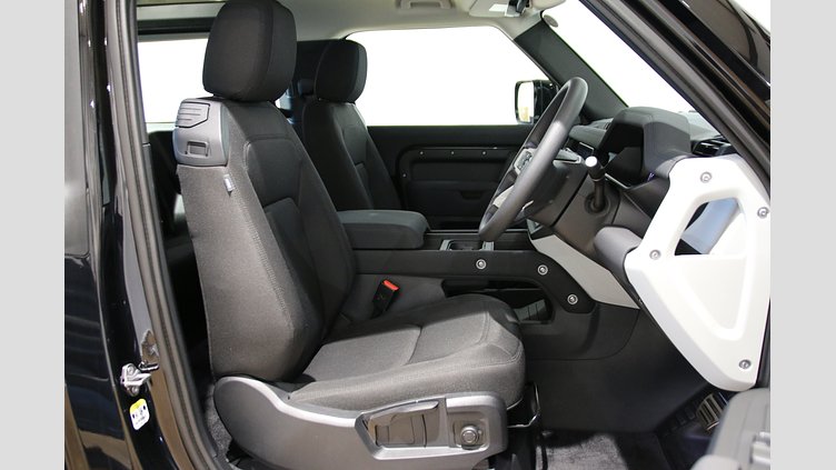 2023 認定中古車 Land Rover Defender 90 Santorini Black 2.0 litre i4P Petrol Standard P300