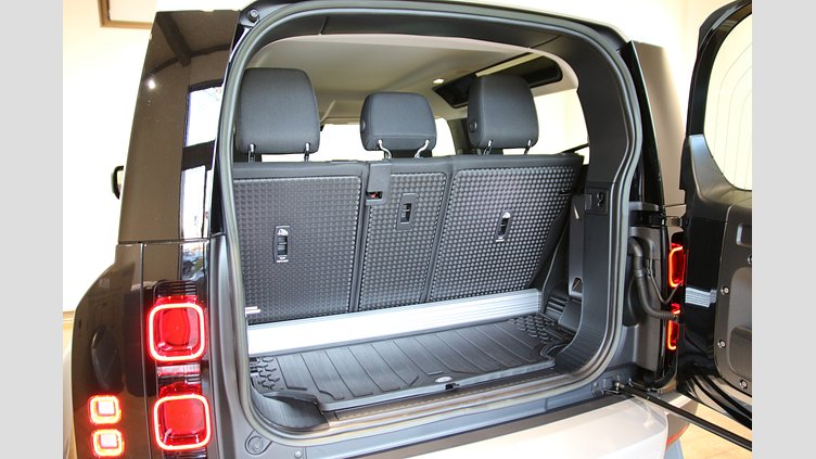 2023 認定中古車 Land Rover Defender 90 Santorini Black 2.0 litre i4P Petrol Standard P300