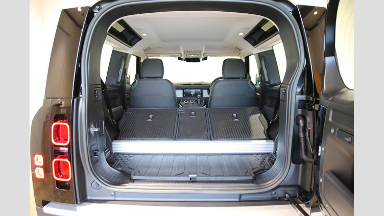 2023 認定中古車 Land Rover Defender 90 Santorini Black 2.0 litre i4P Petrol Standard P300