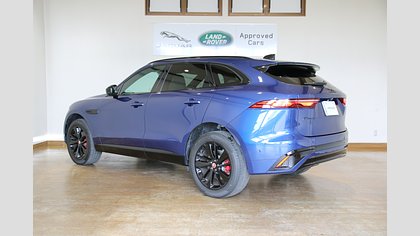 F-Pace 1