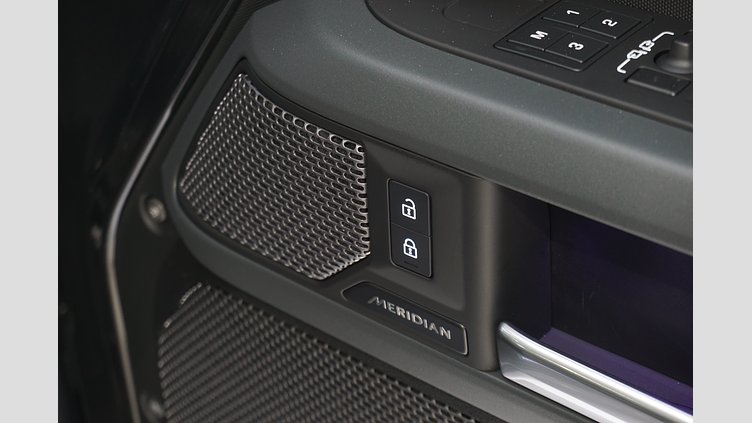 2024 認定中古車 Land Rover Defender 90 Carpathian Grey AWD X 300PS