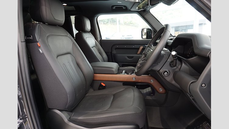 2024 認定中古車 Land Rover Defender 90 Carpathian Grey AWD X 300PS