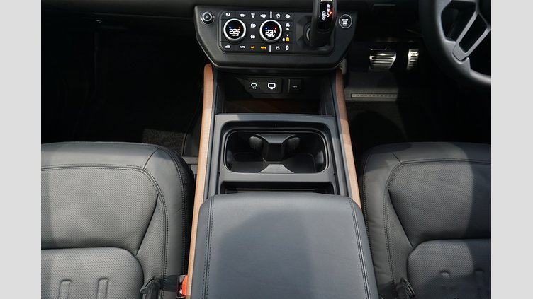 2024 認定中古車 Land Rover Defender 90 Carpathian Grey AWD X 300PS