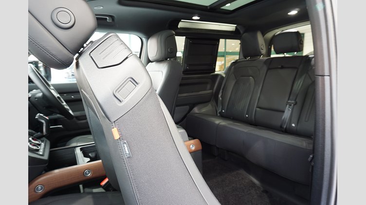 2024 認定中古車 Land Rover Defender 90 Carpathian Grey AWD X 300PS