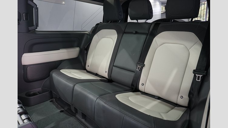 2023 認定中古車 Land Rover Defender 90 カルパチアングレイ D300 AWD（AT） X-DYNAMIC HSE