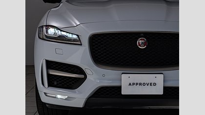 F-Pace 10