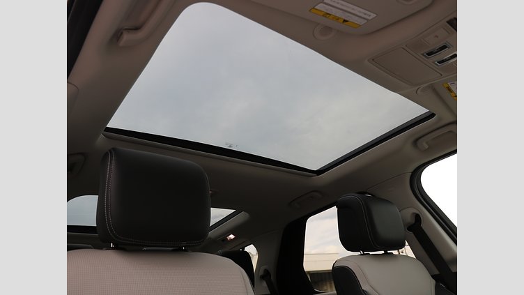 2024 認定中古車 Land Rover Discovery シリコンシルバー D350マイルドハイブリッド（ディーゼル） Dynamic SE