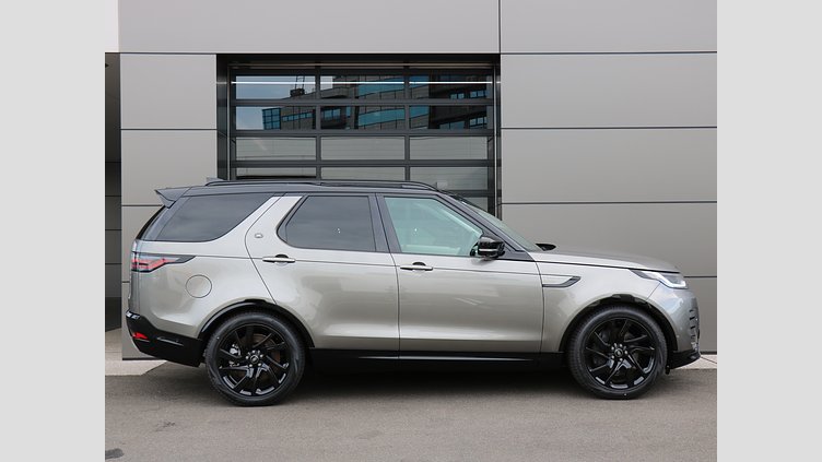 2024 認定中古車 Land Rover Discovery シリコンシルバー D350マイルドハイブリッド（ディーゼル） Dynamic SE