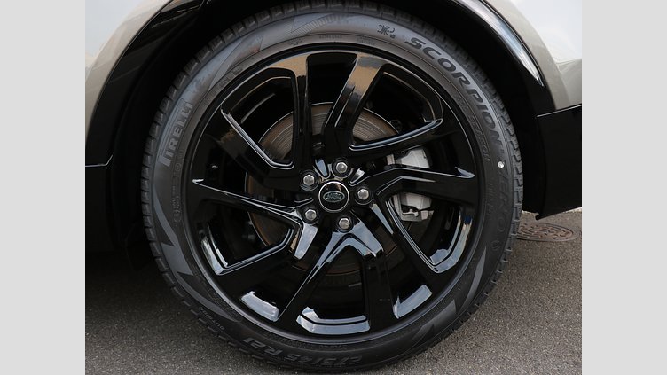 2024 認定中古車 Land Rover Discovery シリコンシルバー D350マイルドハイブリッド（ディーゼル） Dynamic SE