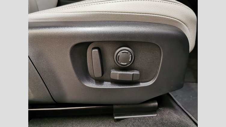 2024 認定中古車 Land Rover Range Rover Evoque カルパチアングレイ D200マイルドハイブリッド（ディーゼル） スタンダードホイールベース S