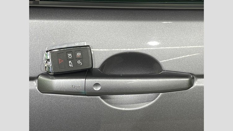 2024 認定中古車 Land Rover Discovery Sport Eiger Grey 4WD S