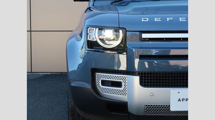 2024 認定中古車 Land Rover Defender 110 タスマンブルー P300 AWD（AT） SE