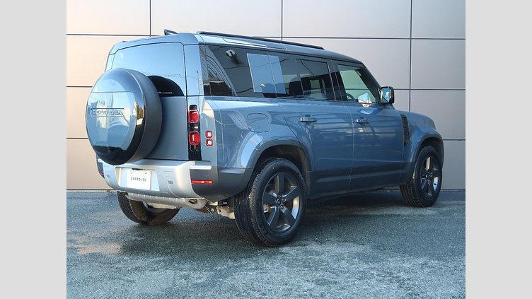 2024 認定中古車 Land Rover Defender 110 タスマンブルー P300 AWD（AT） SE