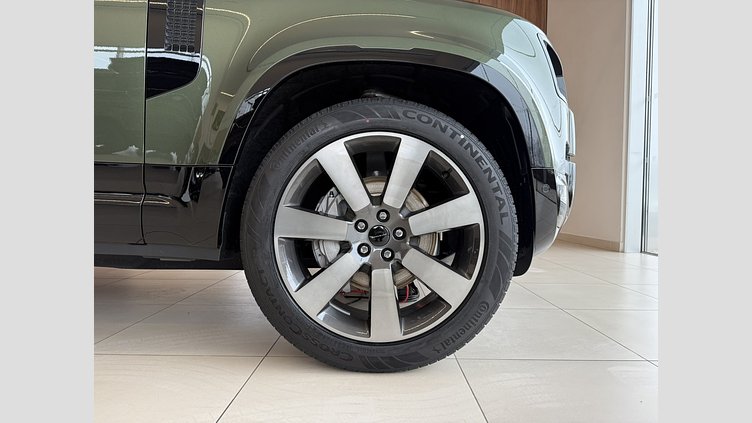 2025 Novo vozilo Land Rover Defender 110 Woolstone Green AWD X-Dynamic HSE 3.0D 350KS 7 SEATS