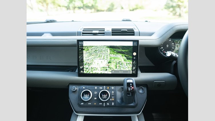 2025 Approved Land Rover Defender 110 Pangea Green 4x4 Auto D250 SE X-Dynamic