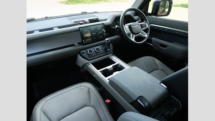 2025 Approved Land Rover Defender 110 Pangea Green 4x4 Auto D250 SE X-Dynamic