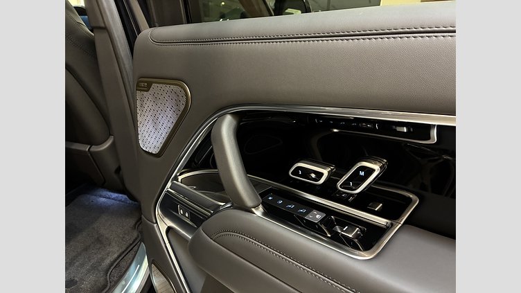 2025 Ny Land Rover Range Rover Constellation Blue in Gloss finish 4.4 V8 P8S AWD 5DR SWB Autobiography 530PS