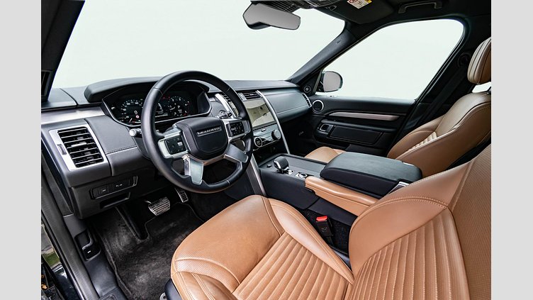 2024 Approved Land Rover Discovery Santorini Black 3.0 literes, soros 6 hengeres dízel, 300LE, automata váltó, összkerékhajtás Dynamic HSE	D300