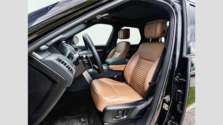 2024 Approved Land Rover Discovery Santorini Black 3.0 literes, soros 6 hengeres dízel, 300LE, automata váltó, összkerékhajtás Dynamic HSE	D300