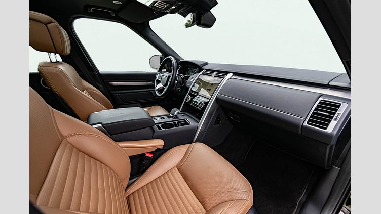 2024 Approved Land Rover Discovery Santorini Black 3.0 literes, soros 6 hengeres dízel, 300LE, automata váltó, összkerékhajtás Dynamic HSE	D300