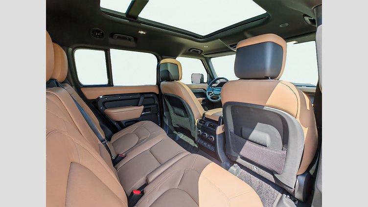 2025 Approved Land Rover Defender 130 Santorini Black 3.0 literes, soros 6 hengeres dízel, 300LE, automata váltó, összkerékhajtás X-Dynamic HSE D300