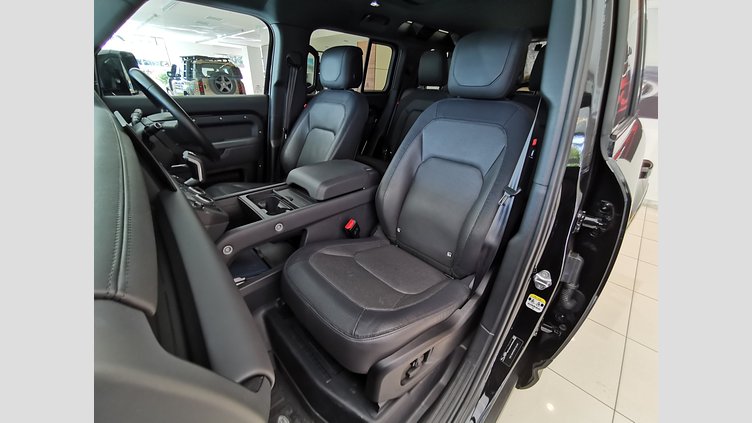 2023 認定中古車 Land Rover Defender 110 サントリーニブラック D300 AWD（AT） X-DYNAMIC HSE