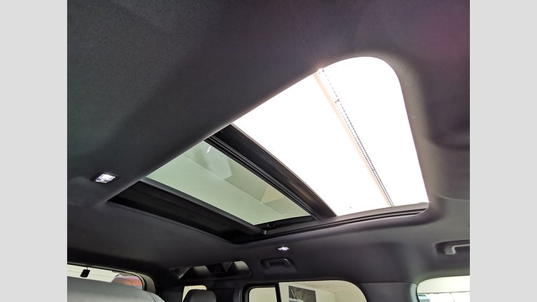 2023 認定中古車 Land Rover Defender 110 サントリーニブラック D300 AWD（AT） X-DYNAMIC HSE