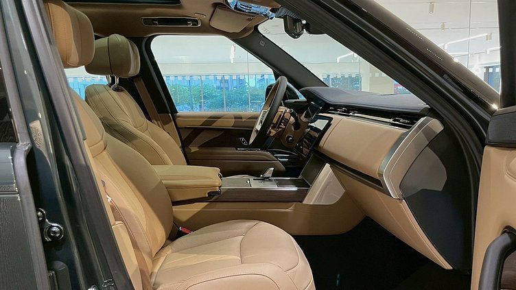 2025 新車 Land Rover Range Rover Belgravia Green P400 長軸距7人座 HSE