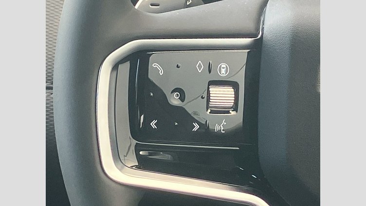 2024 認定中古車 Land Rover Discovery Sport オストゥーニパールホワイト D200マイルドハイブリッド（ディーゼル） 標準ホイール DYNAMIC SE