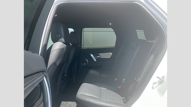 2024 認定中古車 Land Rover Discovery Sport オストゥーニパールホワイト D200マイルドハイブリッド（ディーゼル） 標準ホイール DYNAMIC SE