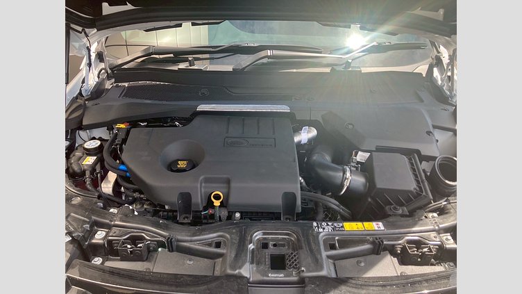 2024 認定中古車 Land Rover Discovery Sport オストゥーニパールホワイト D200マイルドハイブリッド（ディーゼル） 標準ホイール DYNAMIC SE