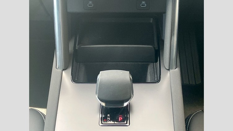 2024 認定中古車 Land Rover Discovery Sport オストゥーニパールホワイト D200マイルドハイブリッド（ディーゼル） 標準ホイール DYNAMIC SE