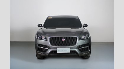 F-Pace 1
