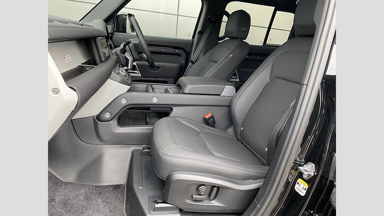 2024 認定中古車 Land Rover Defender 110 サントリーニブラック P300 AWD（AT） SE