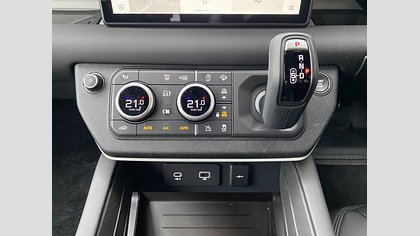 Defender 110 19